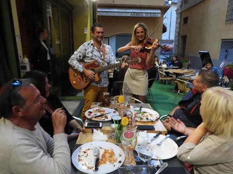 becky ans chris live